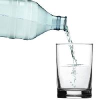Pixwords A képet víz, üveg, palack Razihusin - Dreamstime