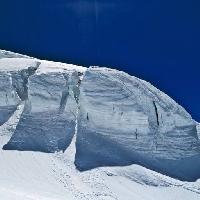 Pixwords A képet hegy, hó, árnyék, ég, jég, hideg, hegyek Paolo Amiotti (Kippis)