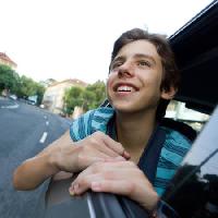 autó, ablak, fiú, közúti, mosoly Grisho - Dreamstime